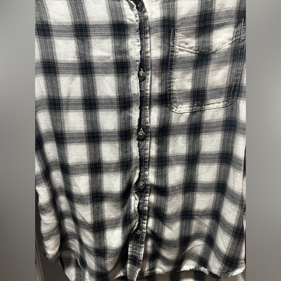 American Eagle Black and White Boyfriend Fit Flannel - Picture 2 of 7